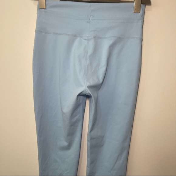 Vuori Women’s Light Blue Daily practice Joggers in S Premium Active Lounge Pants - Picture 6 of 8